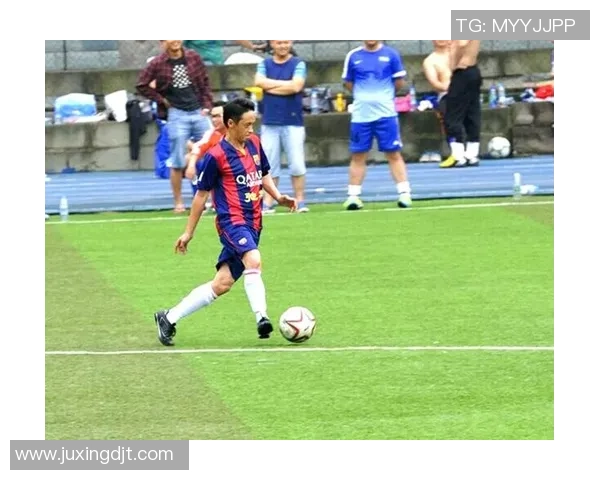 足球明星寻母之旅感人瞬间汇聚温暖与力量的照片分享 足球明星寻母之旅感人瞬间汇聚温暖与力量的照片分享