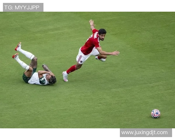 足球明星搞笑瞬间大盘点笑声不断的绿茵场趣事分享 足球明星搞笑瞬间大盘点笑声不断的绿茵场趣事分享