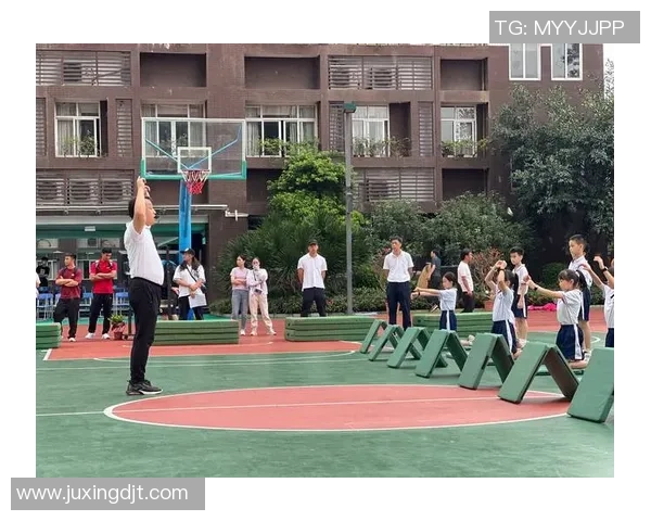 黄强专访:从青涩少年到篮球传奇的成长之路回顾 黄强专访:从青涩少年到篮球传奇的成长之路回顾